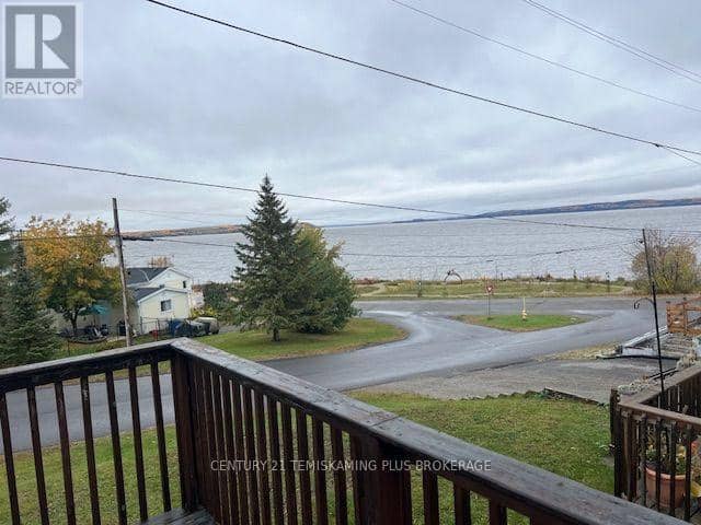 240 Elliott Street W, Temiskaming Shores, photo 3