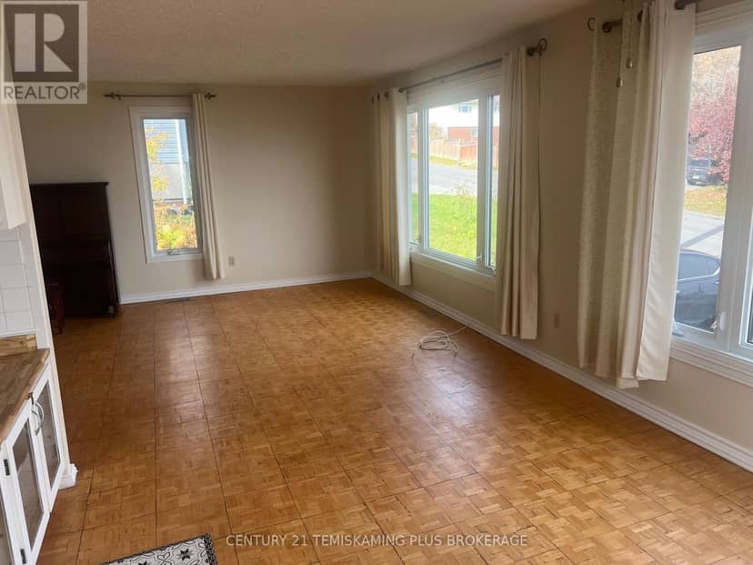 240 Elliott Street W — photo 9 of 20