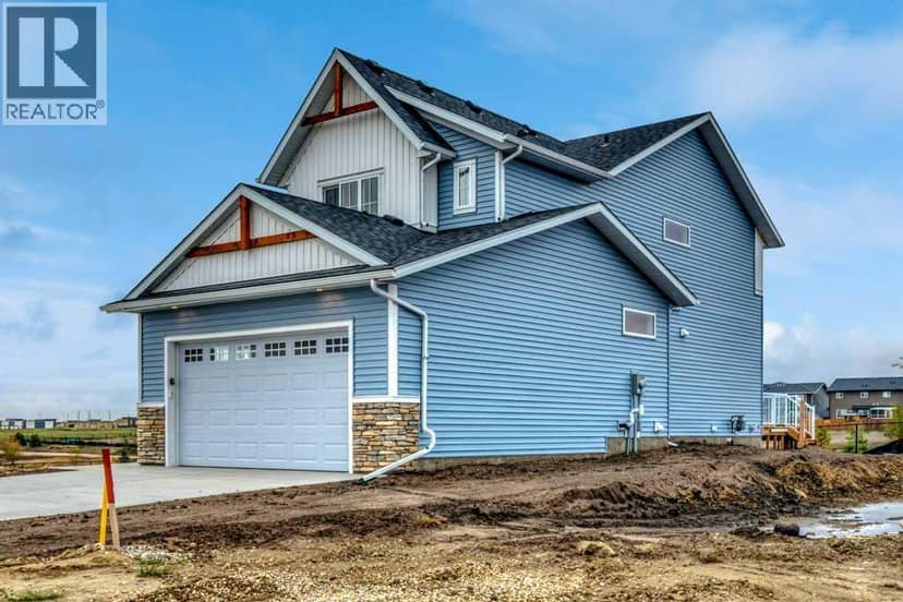 212 Edgefield Bay, Strathmore, photo 2