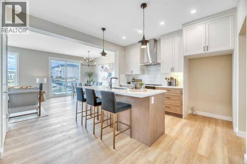 212 Edgefield Bay — photo 9 of 40