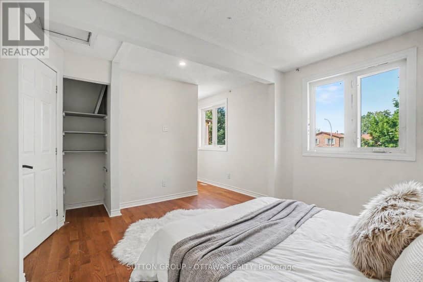 1833 Brousseau Crescent — photo 14 of 24