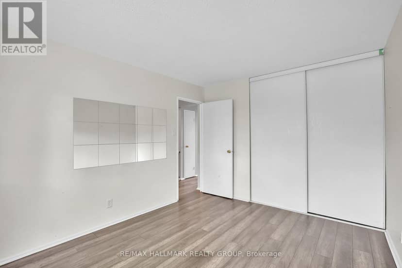 2912 Fairlea Crescent — photo 24 of 31