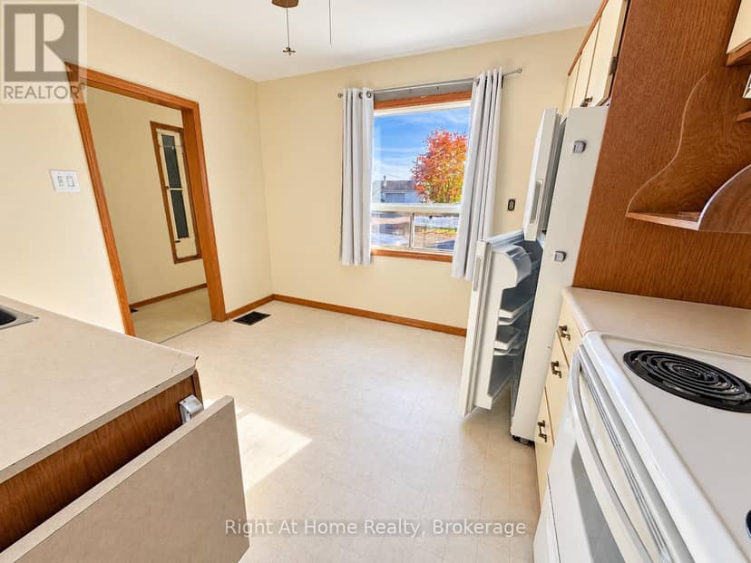 145 Kenogami Avenue S, Thunder Bay, photo 4