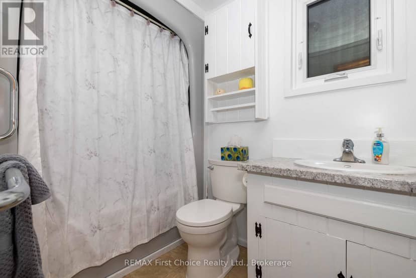 226 Balmoral Street — photo 11 of 40