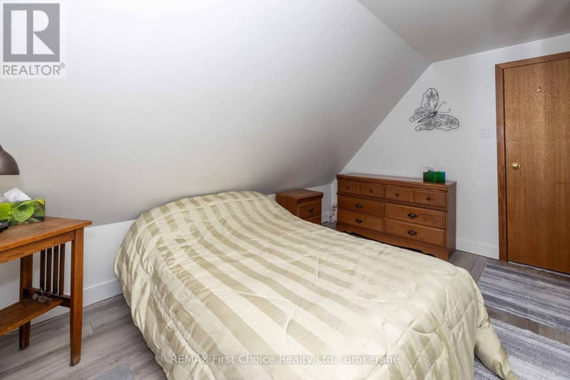 226 Balmoral Street — photo 16 of 40