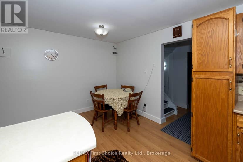 226 Balmoral Street — photo 23 of 40