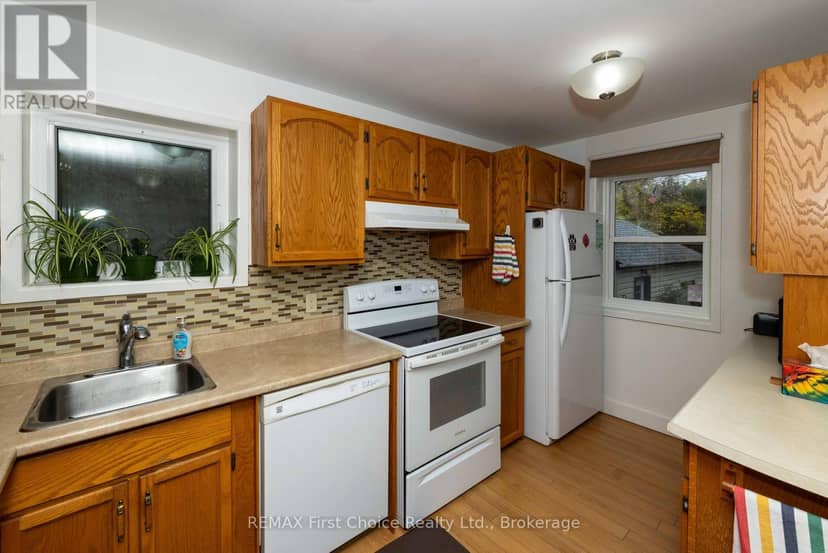 226 Balmoral Street, Thunder Bay, photo 4