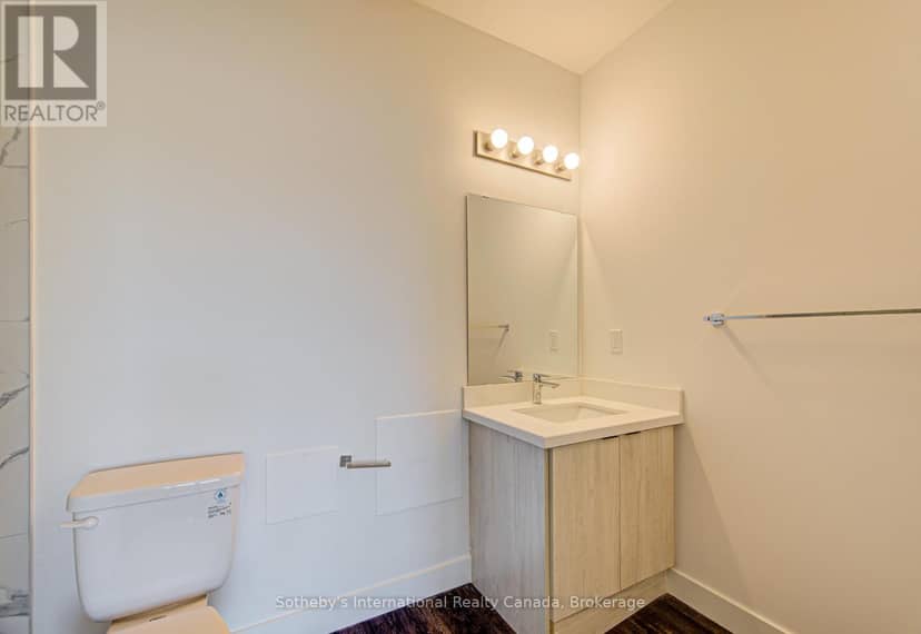 402 - 408 Dundas Street S — photo 21 of 26