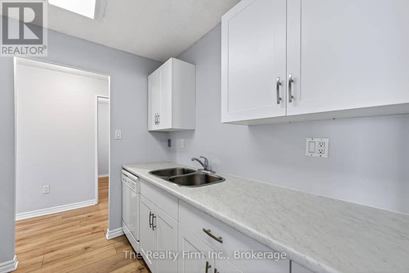 1515 - 45 Pond Mills Road — photo 9 of 21