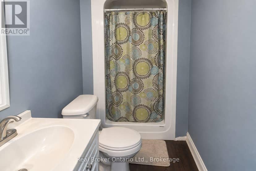 4 Cambria Street — photo 33 of 34