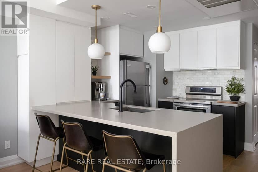 21 - 11 Niagara Street — photo 2 of 29