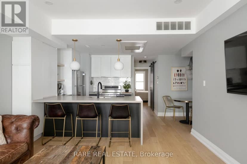 21 - 11 Niagara Street — photo 3 of 29