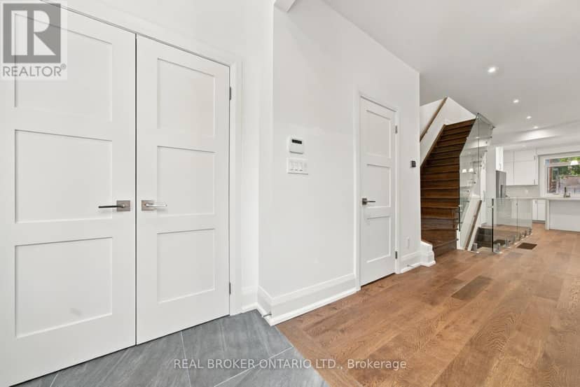 26 Bishop Street, Toronto, photo 4