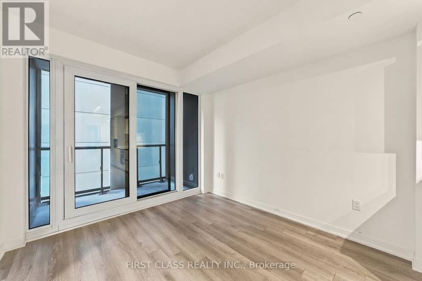 401 - 238 Simcoe Street — photo 9 of 22