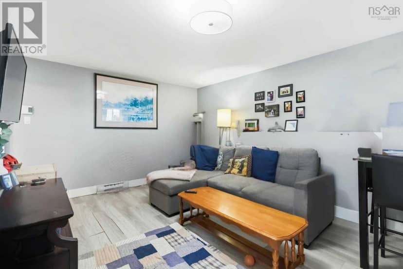 52 Shrewsbury Road — photo 15 of 20