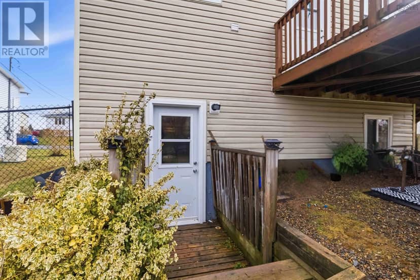 52 Shrewsbury Road — photo 12 of 20