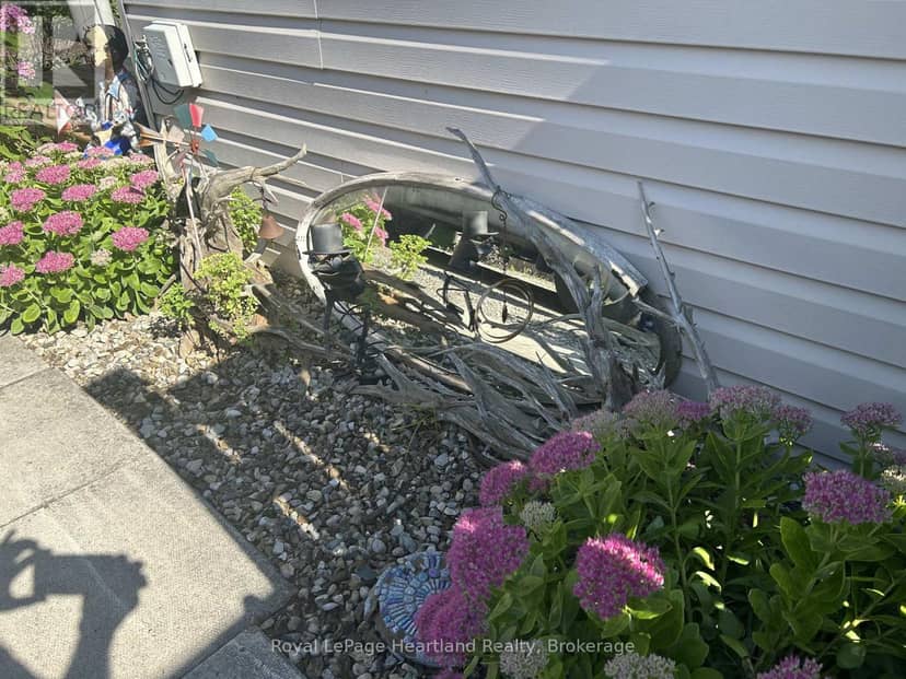 90 Mary Street — photo 18 of 40