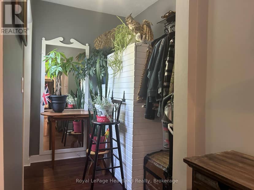 90 Mary Street, North Huron, photo 2