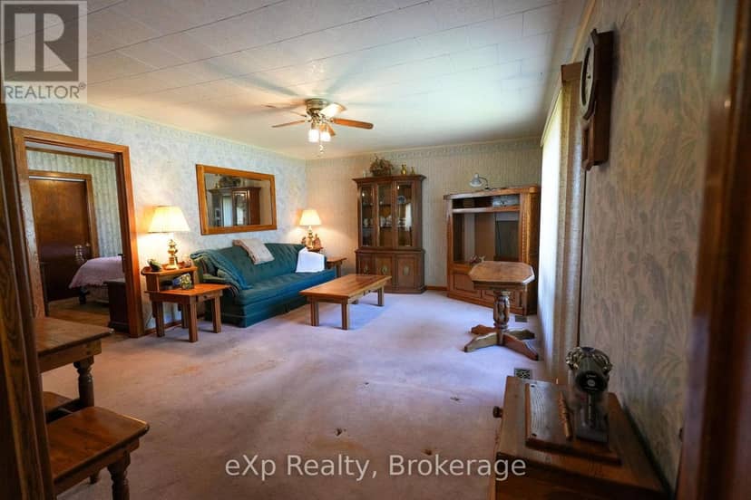 778 8th Avenue E — photo 16 of 40