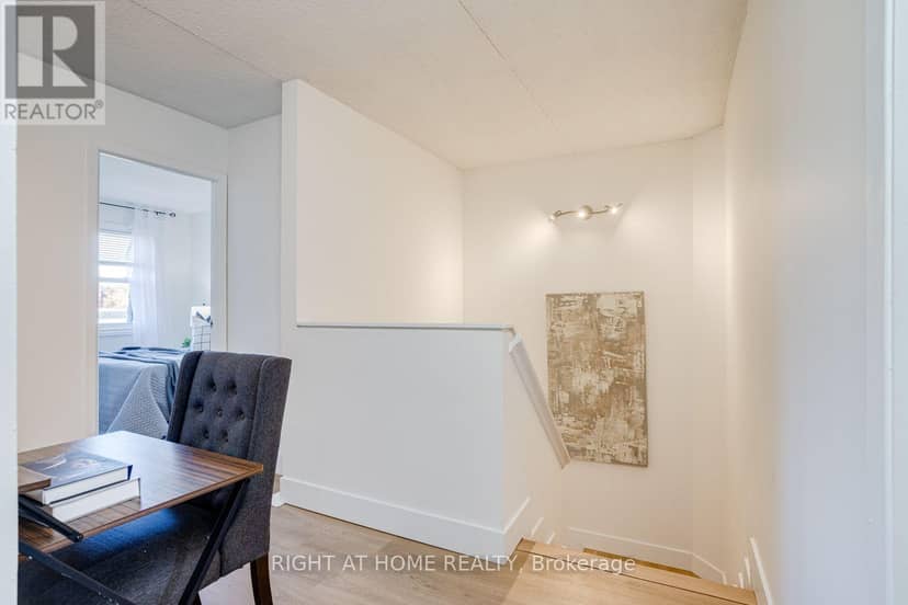 207 - 580 Mary Street E — photo 17 of 30