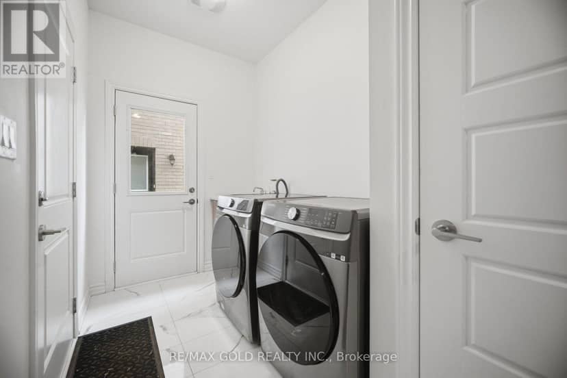 426 Coronation Road — photo 20 of 40