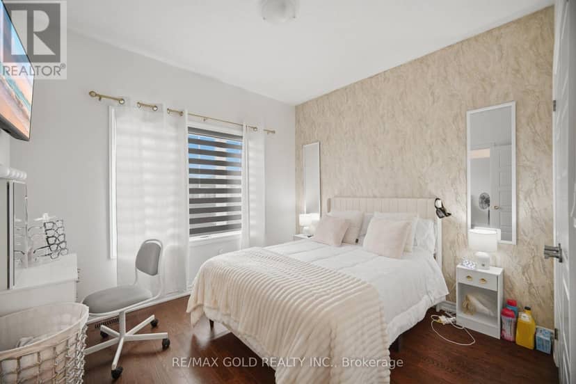 426 Coronation Road — photo 33 of 40