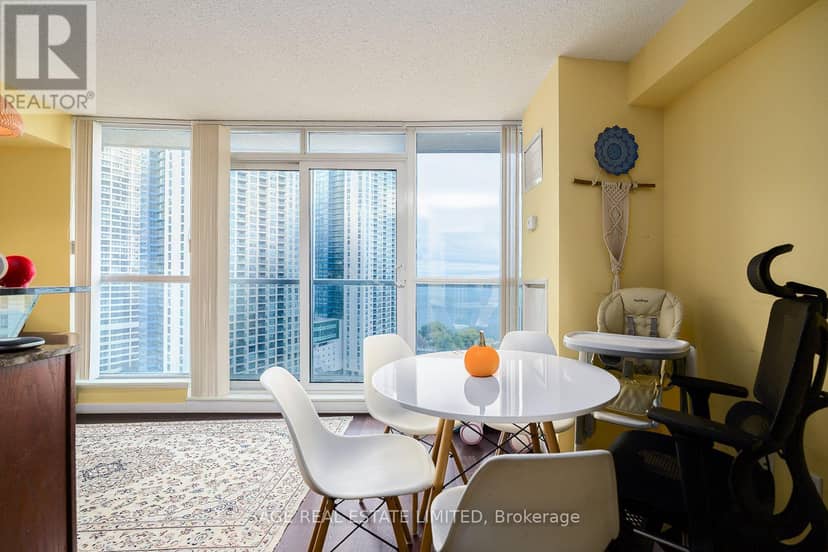 1705 - 208 Queens Quay W — photo 11 of 21