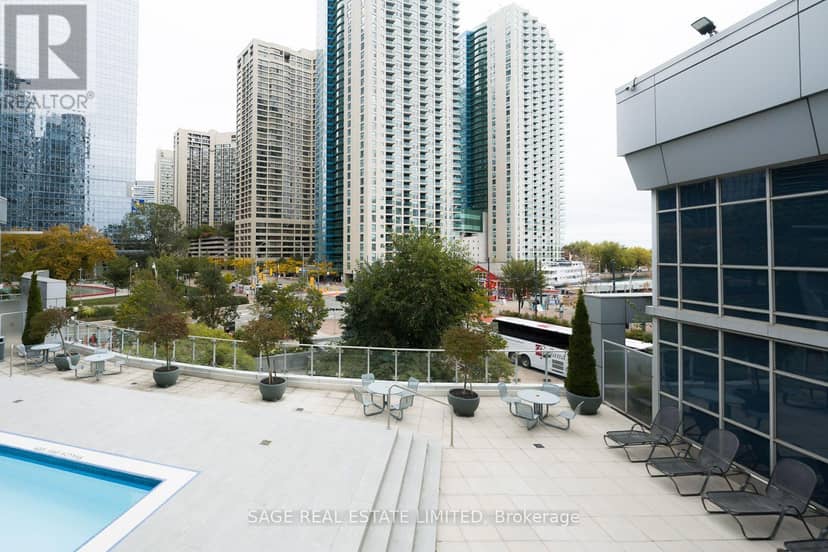 1705 - 208 Queens Quay W — photo 18 of 21