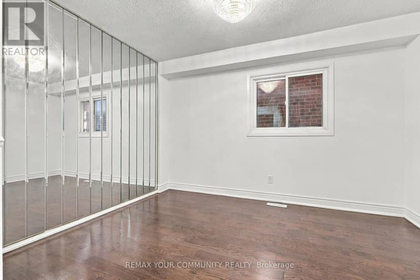 205 Hupfield Trail, Toronto, photo 8