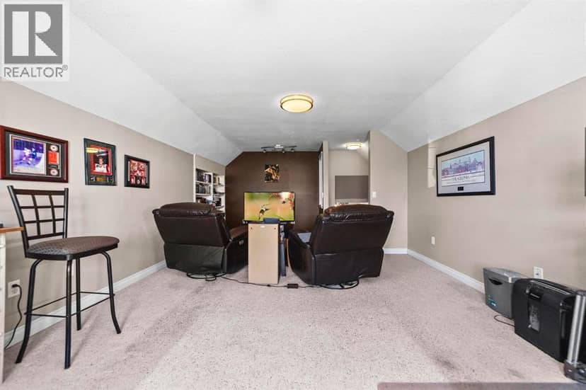 5605 28 Avenue — photo 19 of 33