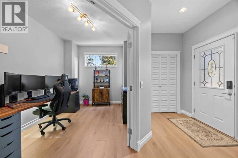 18 Hidden Creek Manor NW, Calgary, photo 3