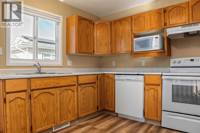 10613 91A Street — photo 10 of 31