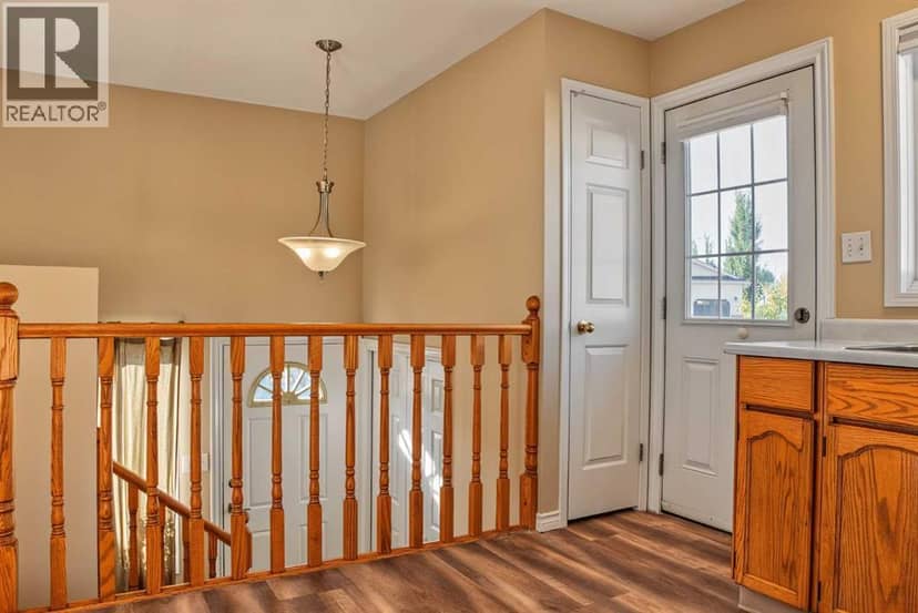 10613 91A Street — photo 21 of 31