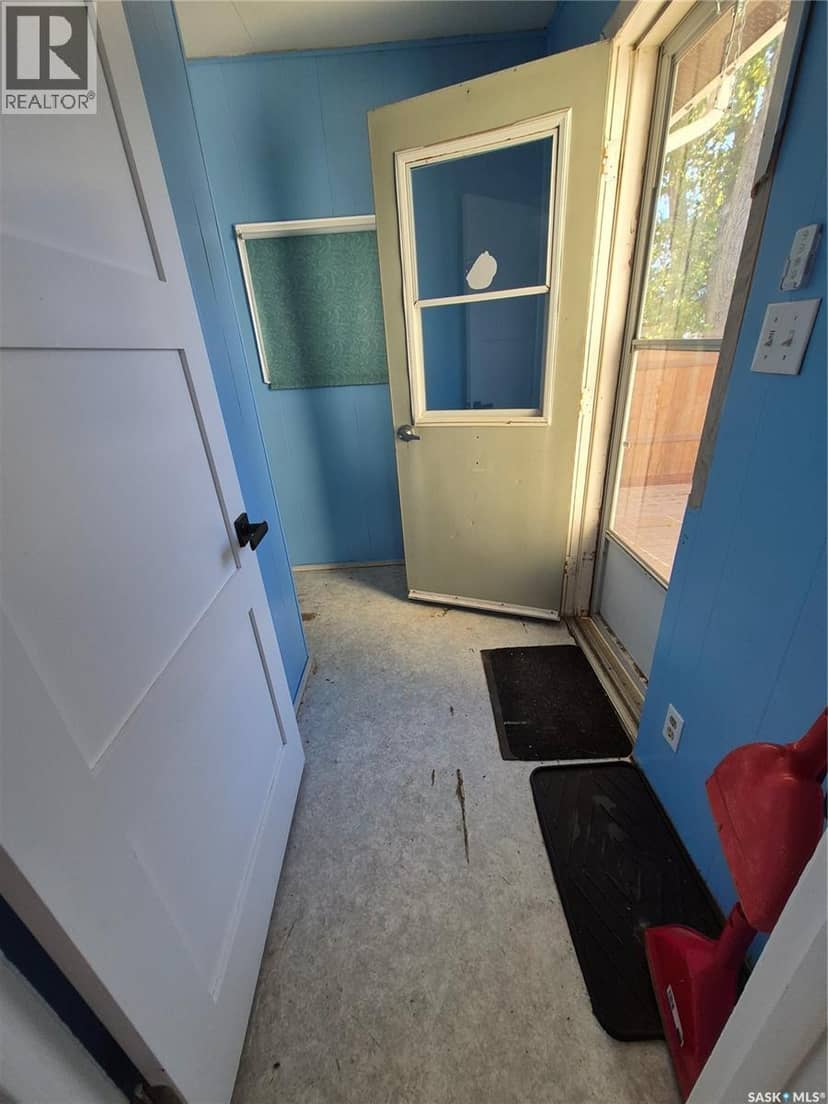 203 Loucks STREET — photo 20 of 32