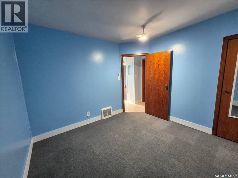 203 Loucks STREET — photo 19 of 32