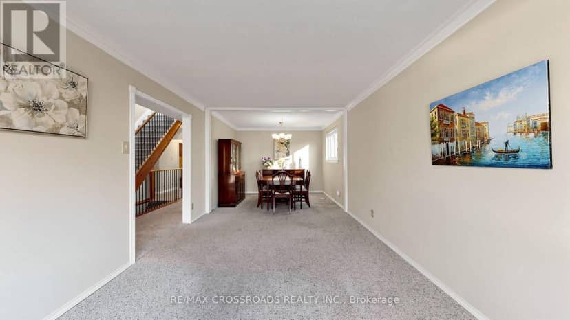 27 Hagerman Boulevard, Markham, photo 2