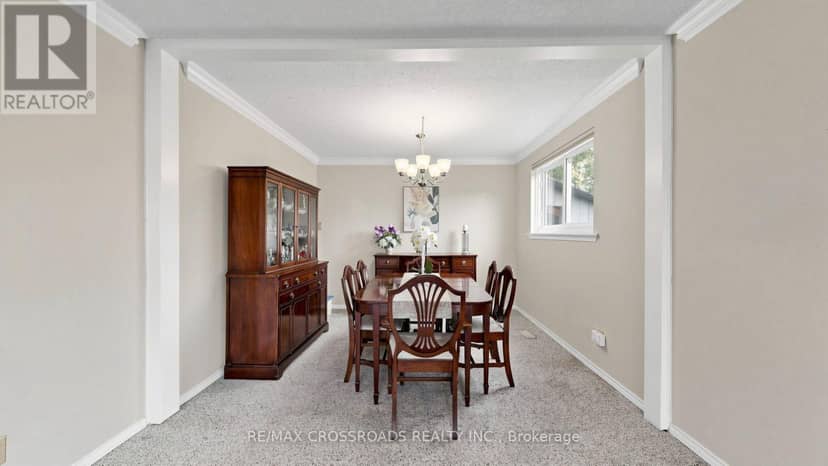 27 Hagerman Boulevard, Markham, photo 3