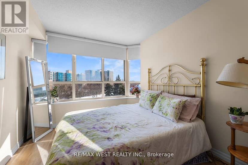 502 - 100 Observatory Lane — photo 18 of 40