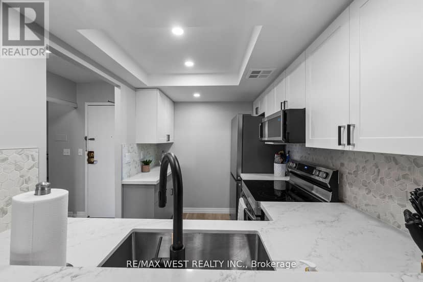 502 - 100 Observatory Lane, Richmond Hill, photo 8