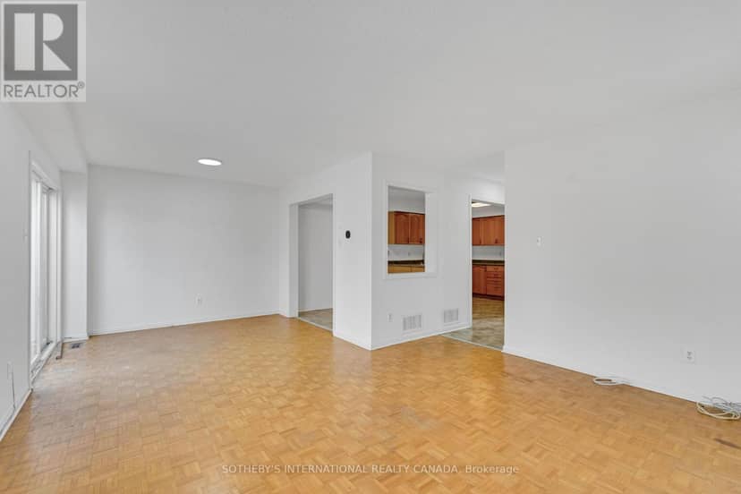 94 Formosa Drive, Richmond Hill, photo 2
