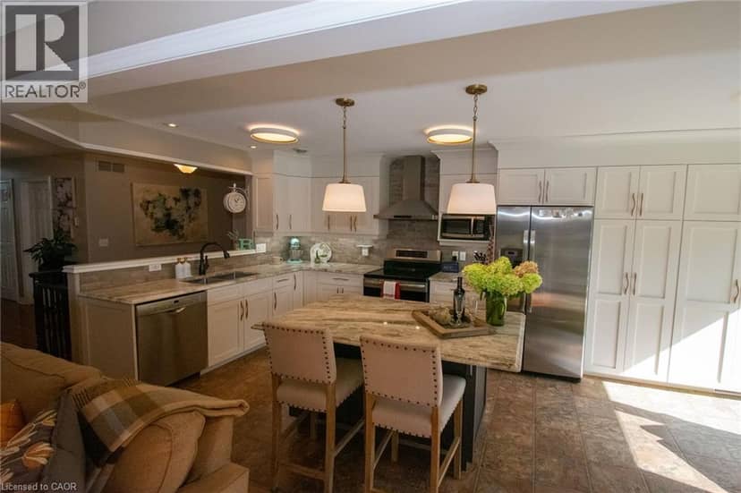 10 MEADOWBROOK Court — photo 14 of 40