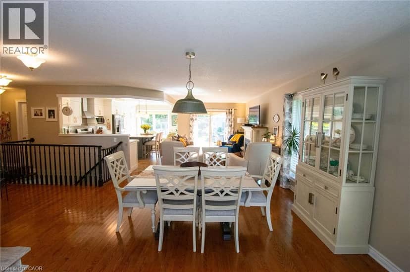 10 MEADOWBROOK Court — photo 10 of 40