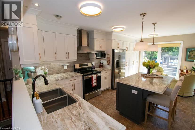 10 MEADOWBROOK Court — photo 15 of 40