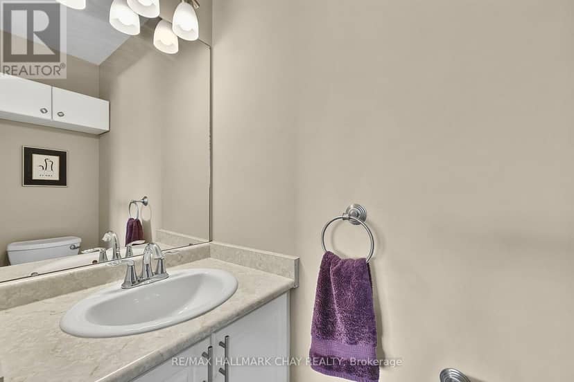 12 Grasett Crescent — photo 13 of 25
