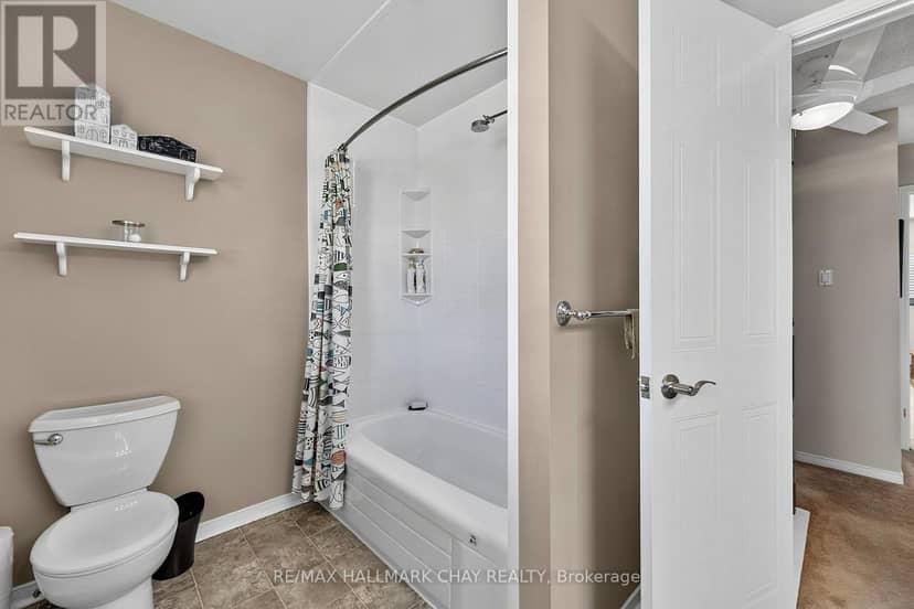 12 Grasett Crescent — photo 17 of 25