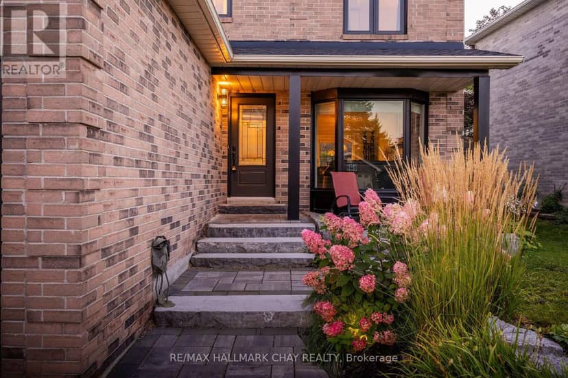 12 Grasett Crescent, Barrie, photo 2