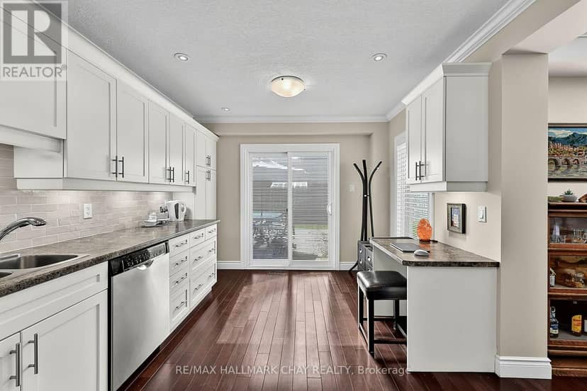 12 Grasett Crescent, Barrie, photo 5