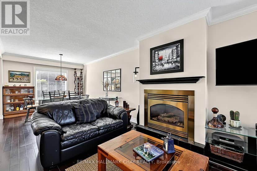 12 Grasett Crescent — photo 9 of 25