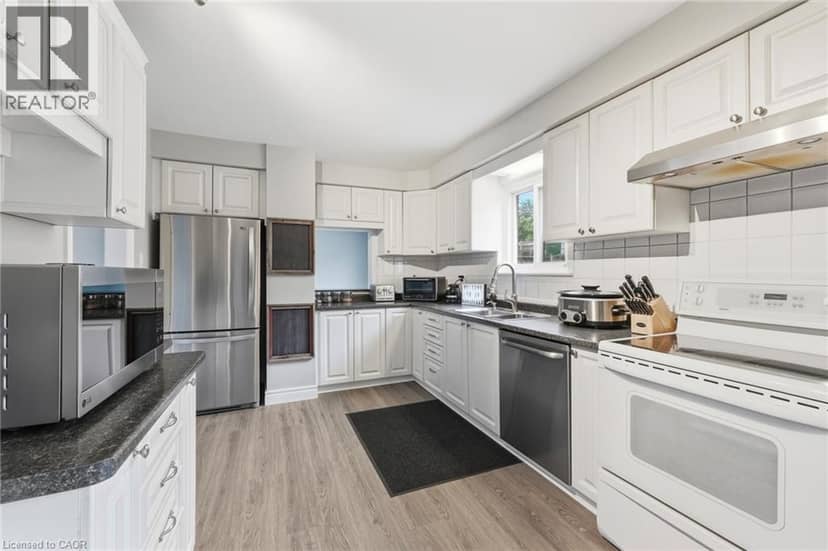 20 MANSFIELD Street — photo 10 of 40