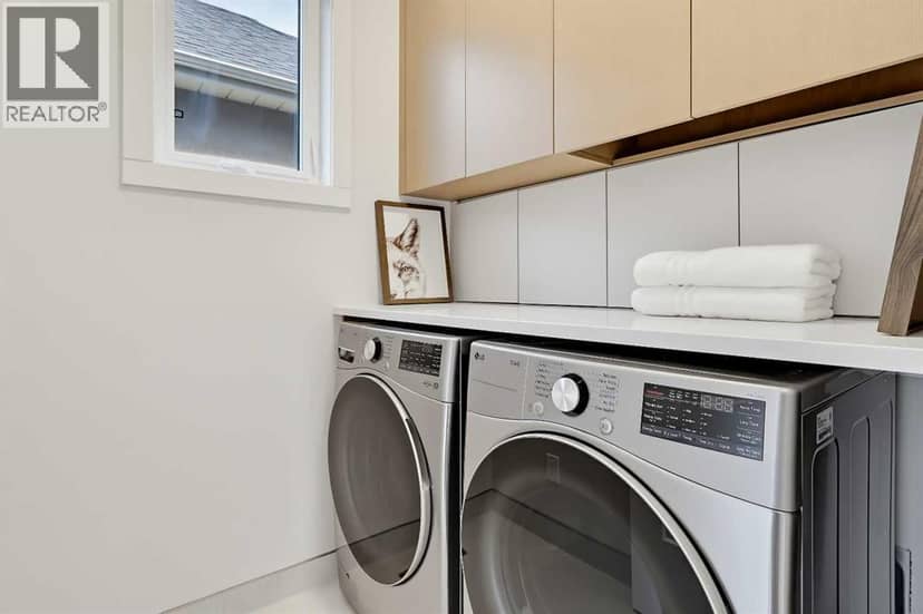 2314 22 Avenue SW — photo 33 of 40